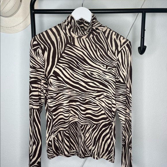 Zebra Tissue Tee - Picture 1 of 4